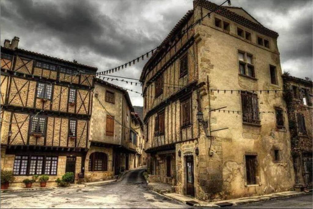 Maison De Nostradamus*** Occitanie Insolite Alet-les-Bains Exterior photo